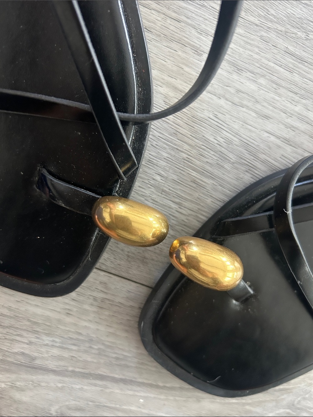 Zara Black Flat Strappy Leather Toe-Ring Sandals with Gold Detail Sz 39 - Picture 11 of 12